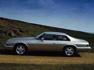 jaguar jaguar-xjs-1975-coupe-1994.jpg